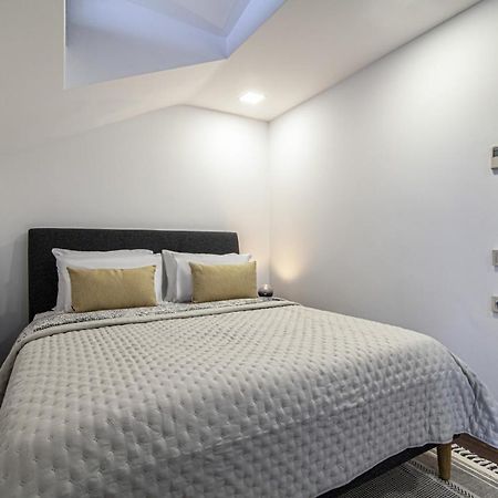 Sleek Residence Flat With Great Location In Sisli อิสตันบูล ภายนอก รูปภาพ